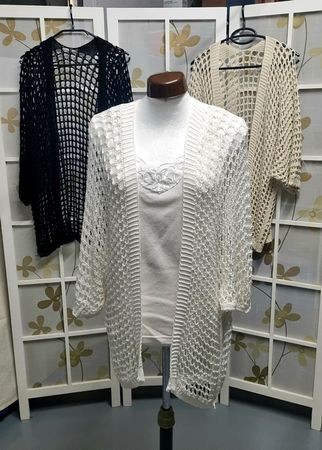 3 Cardigans / Loch-Strickjacken Via Veneto Gr XL / 42, 44