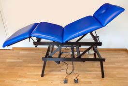 Massageliege elektrisch höhenverstellbar, guter Zustand