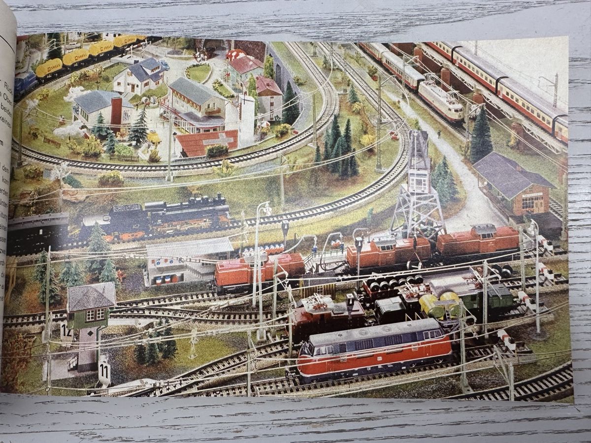 Märklin Modellini di ferrovie: Die Märklin-Bahn und ihr grosses Vorbild – Usato da Lupsingen venduto da New-Haven 2