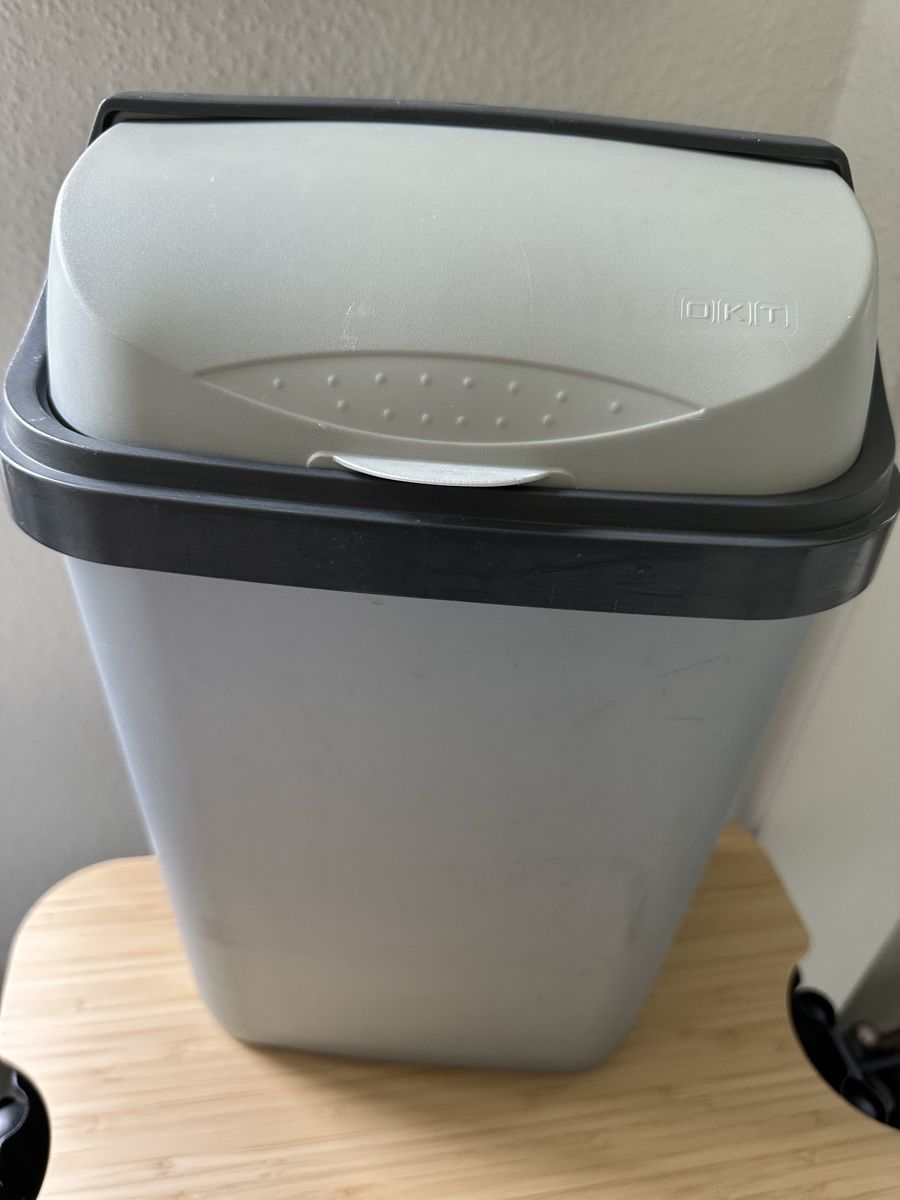 Cestini per rifiuti: OKM Grey/White Kitchen Bin  – Usato da Zürich venduto da car_68nt