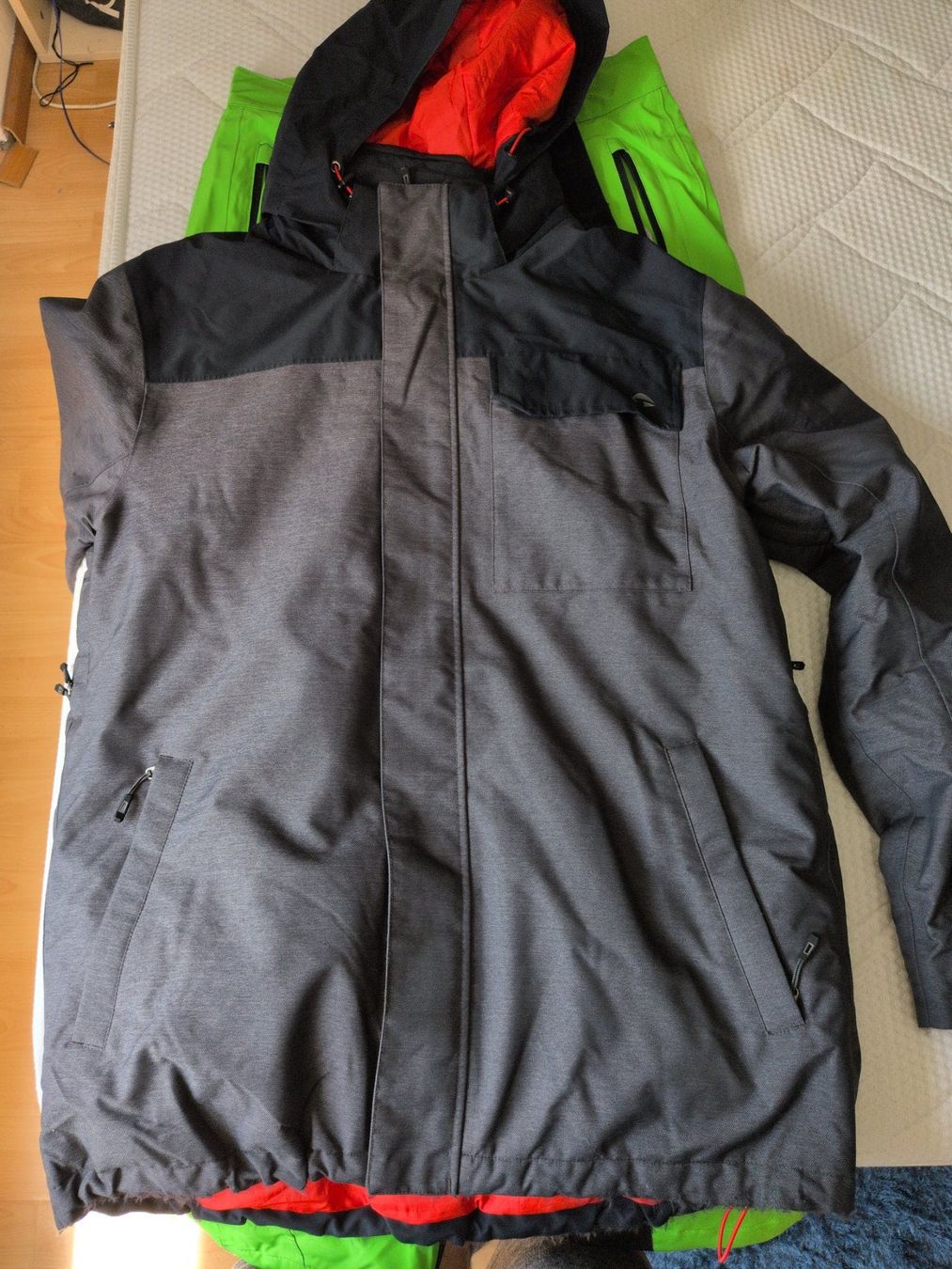 Jacken: Winterjacke – Gebraucht aus Therwil von Iceact