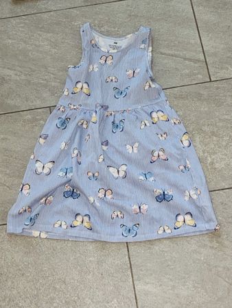 Kleid H&M Mädchen Grösse 122/128 Schmetterlinge Sommer