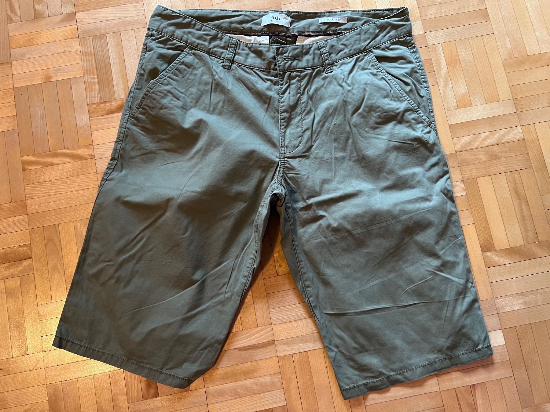 Pantaloni: Ganz neue kurze Hose e d c  Gr. 34 – Nuovo e nell'imballaggio originale da Schaffhausen venduto da Shiva_70