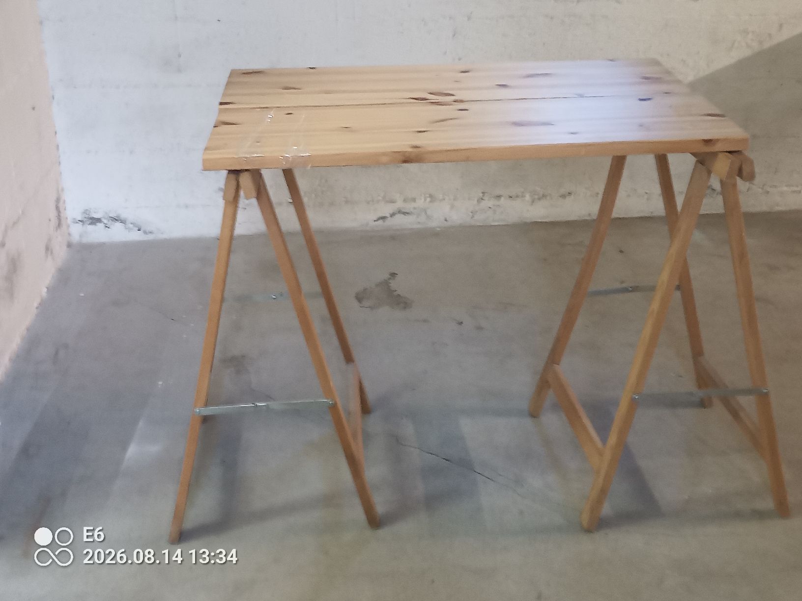 Tavoli: 2 Holzstabellen mit Holzbrettern – Usato da Zürich venduto da Mitzi6