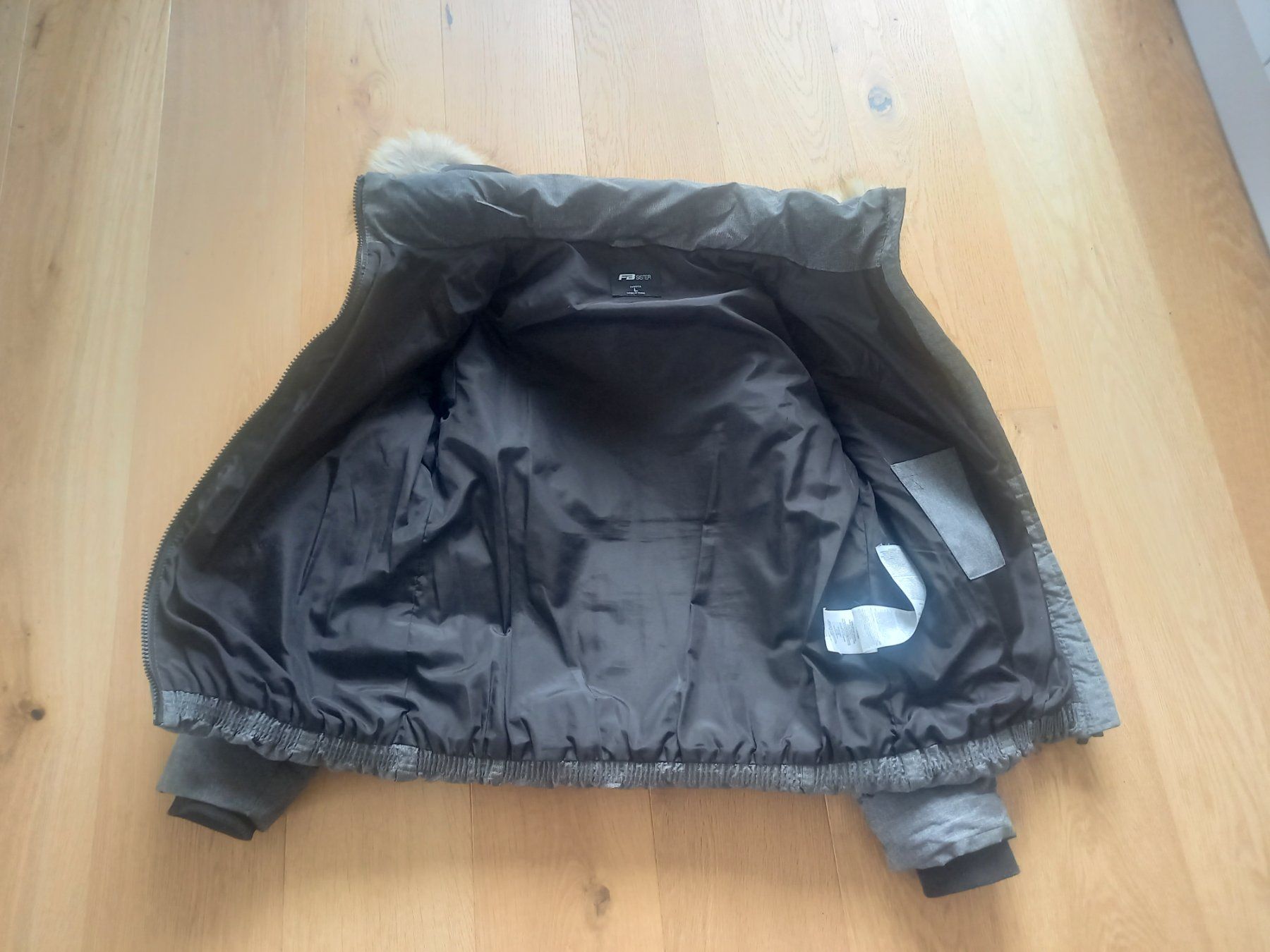 Vestes: Winterjacke grau – D'occasion à Kaltbrunn par Koschka75 1