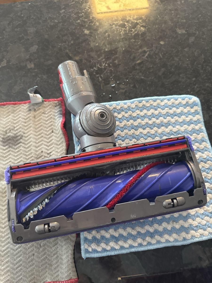 Dyson Staubsauger & Zubehör: Dyson Staubsauger  – Gebraucht aus Lengnau BE von mat_mw9v 5