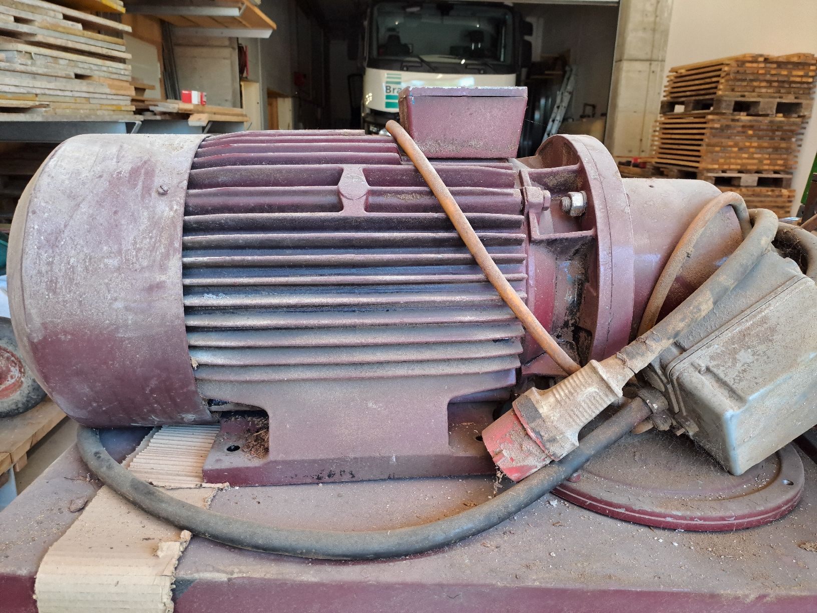 Motori: Eletromotor mit Oelpumpe – Usato da Untereggen venduto da ToniBraunwalder 2