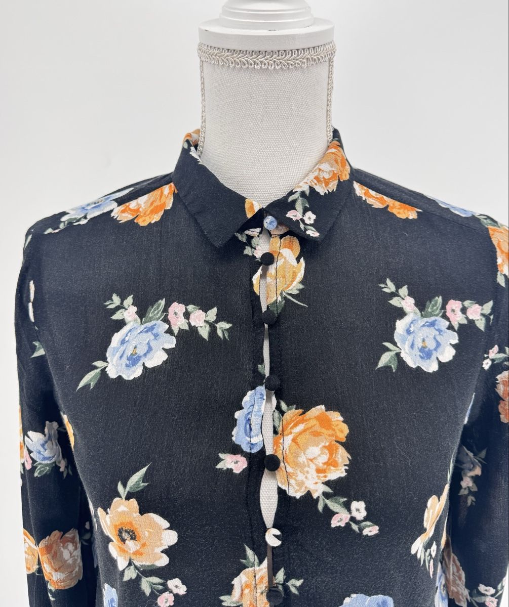 H&M Blusen: # WOMAN - Bluse Gr. 34 - H&M # – Gebraucht aus Bolligen von secondhand-with-love 1