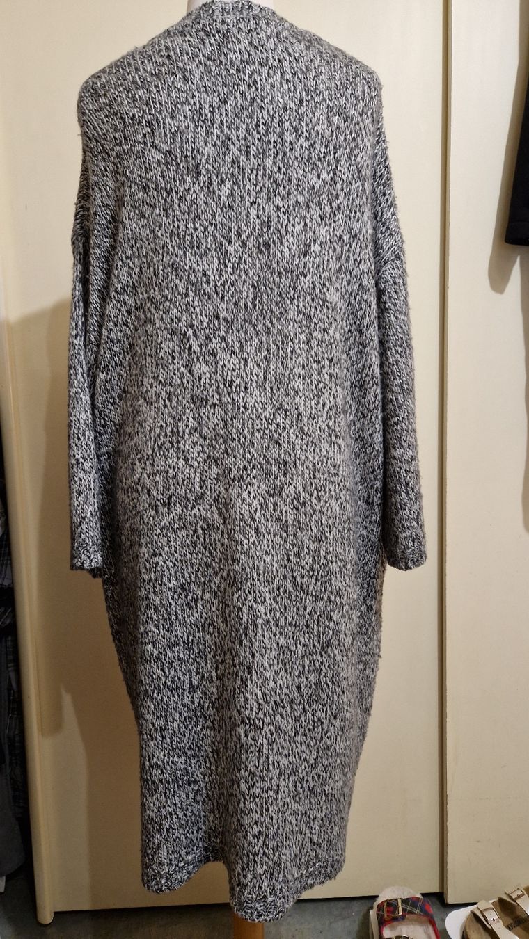 H&M Giacche: schwarz-weiss melierte Strickjacke – Usato da Oberengstringen venduto da Sheera7 3