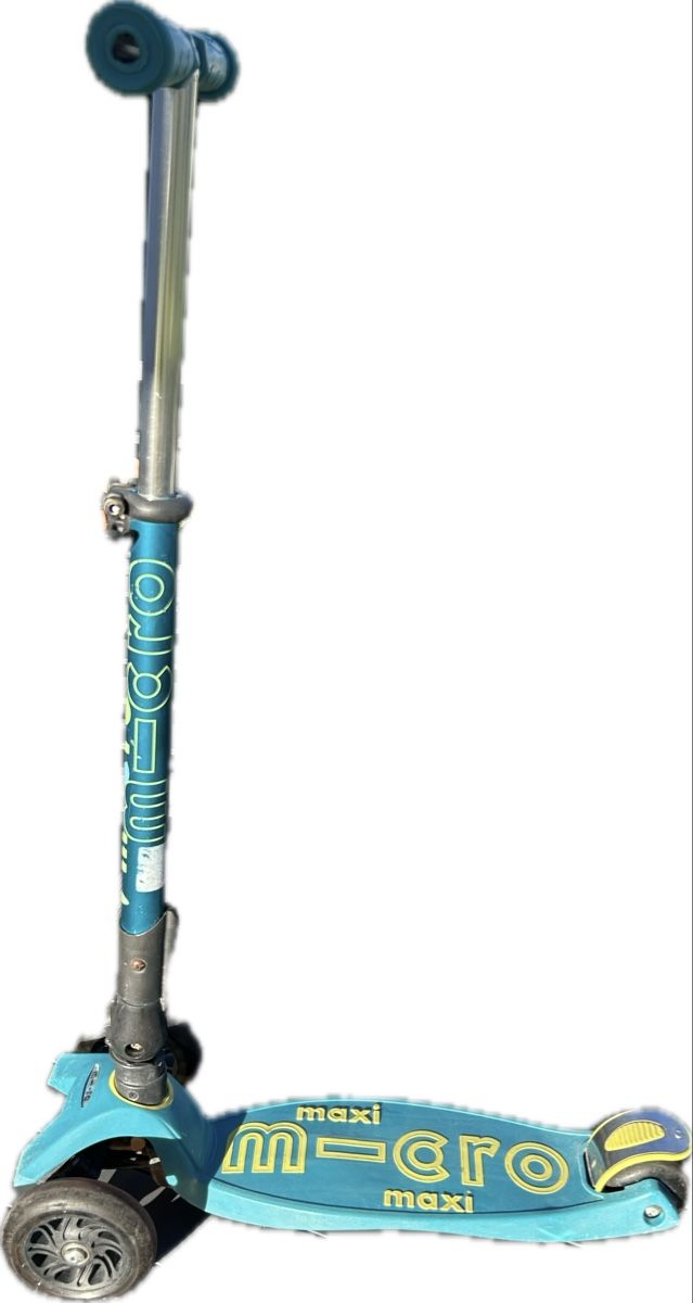 Micro Kickboard: Micro Maxi Roller Kinder Roller blau gutem Zustand – Usato da Widnau venduto da hbr_mhx2