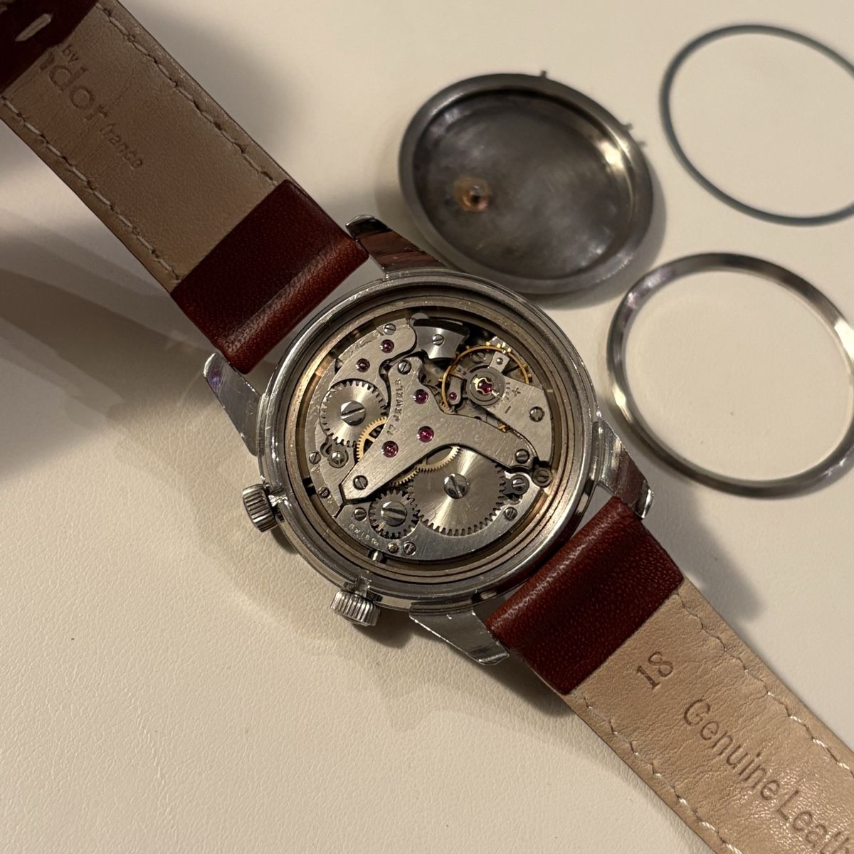 Angelus Orologi: Angelus Datalarm Weckeruhr Stahl – Usato da Winterthur venduto da LaBodega 8