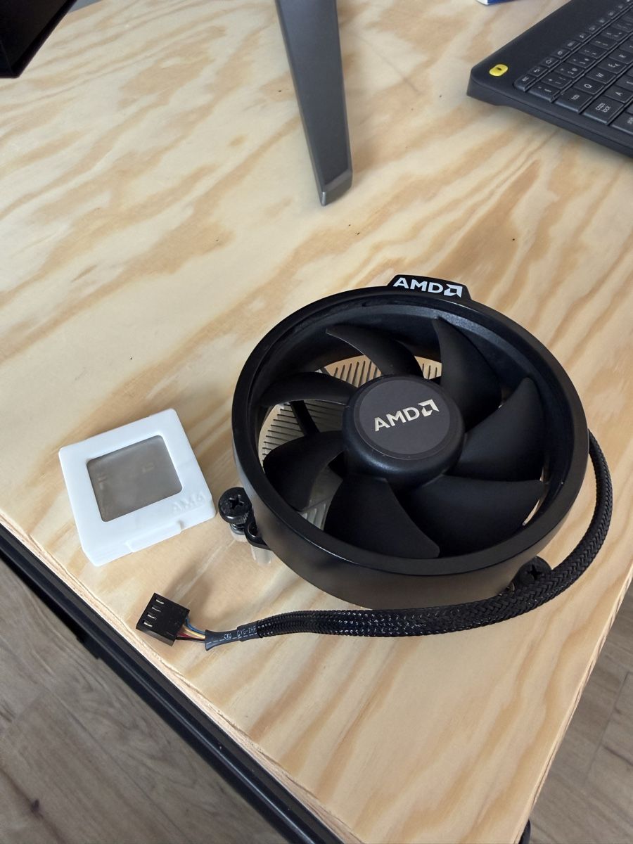 Amd Componenti elettronici: Ryzen 5 2600 – Usato da Sugiez venduto da egg_p5gd