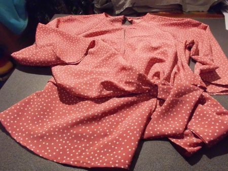 Pullover ca. Grösse S, lachsfarbig, weisse Punkte