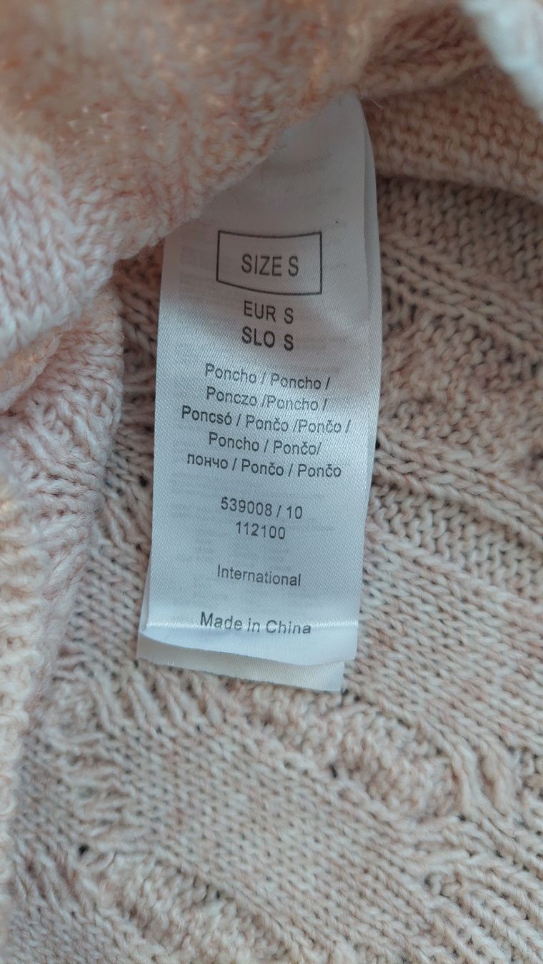 Giacche: Strickponcho rosé Grösse S/M kuschelig warm – Usato da Gwatt (Thun) venduto da Letzte-Chance-III 4