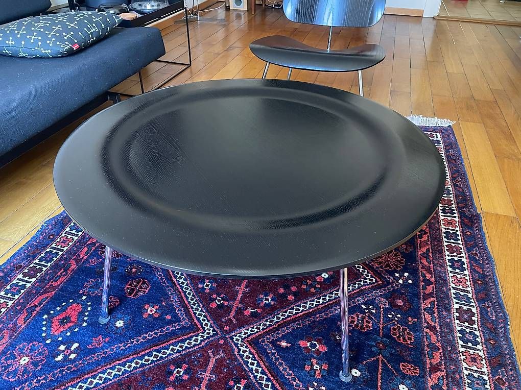 Eames Tische: Eames Plywood Coffee Table – Gebraucht aus Lausanne von chirashis