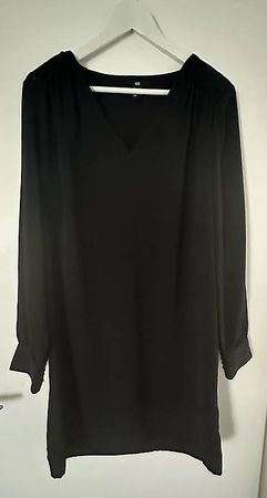 NEU! Ungetragenes KLEID mit schöne Details von H&M. Gr.  42