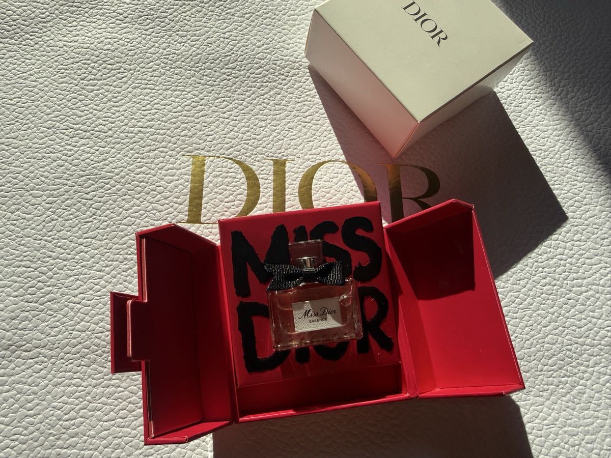 Dior Parfum & Eau de Toilette: Miss Dior Essence Coffret – Neu und originalverpackt aus Luzern von sas_r89l 1