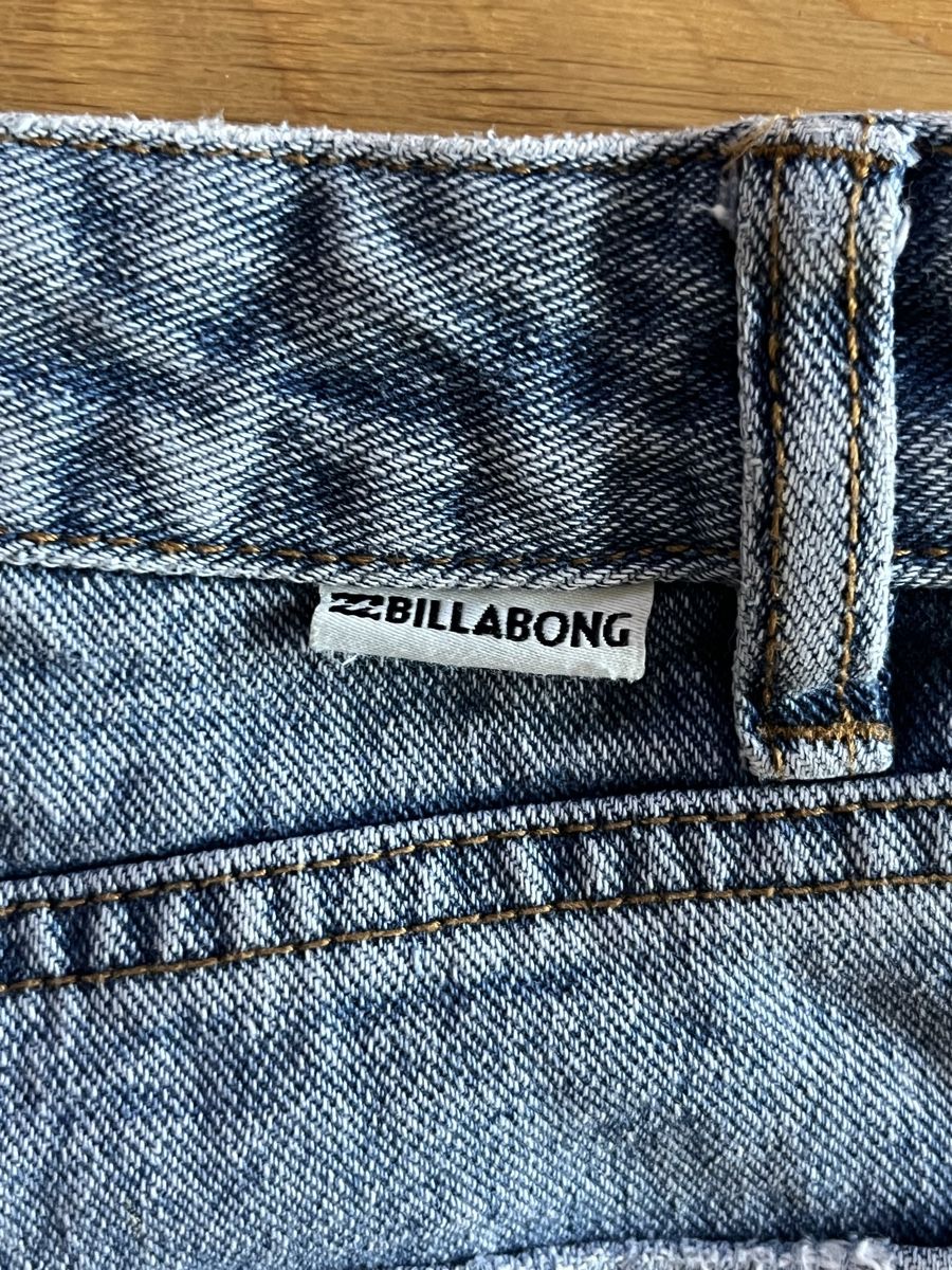 Billabong Pantaloni: Billabong Jeans Shorts, Gr. 28 – Usato da Frauenfeld venduto da heyLani 2