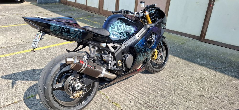 Suzuki Strada: Suzuki GSX-R 1000 K4 – Usato da Neuenegg venduto da Passani 1