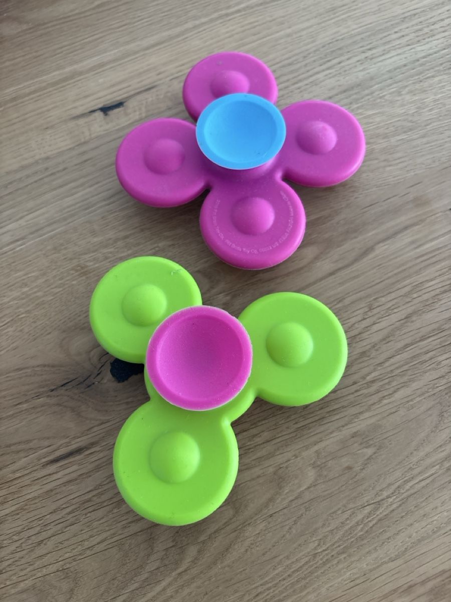 Spielzeuge: Squigz Toy – Gebraucht aus Pfäffikon SZ von mat_y9ng 1