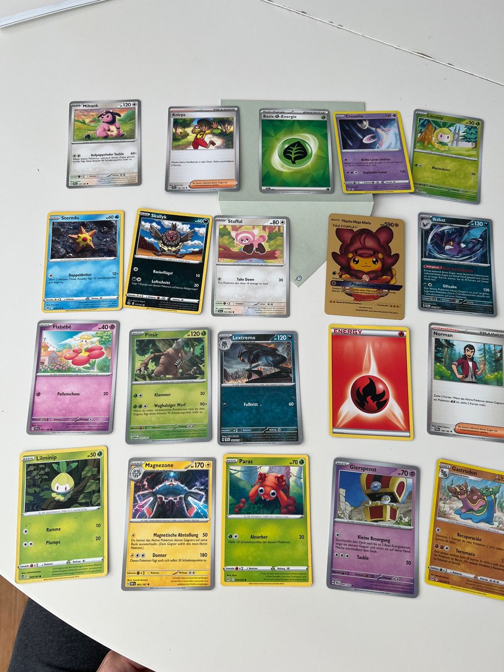 Pokémon Carte collezionabili: 20 Pokemon Karten Set diverse Modelle – Usato da Neuhaus SG venduto da Tanjach