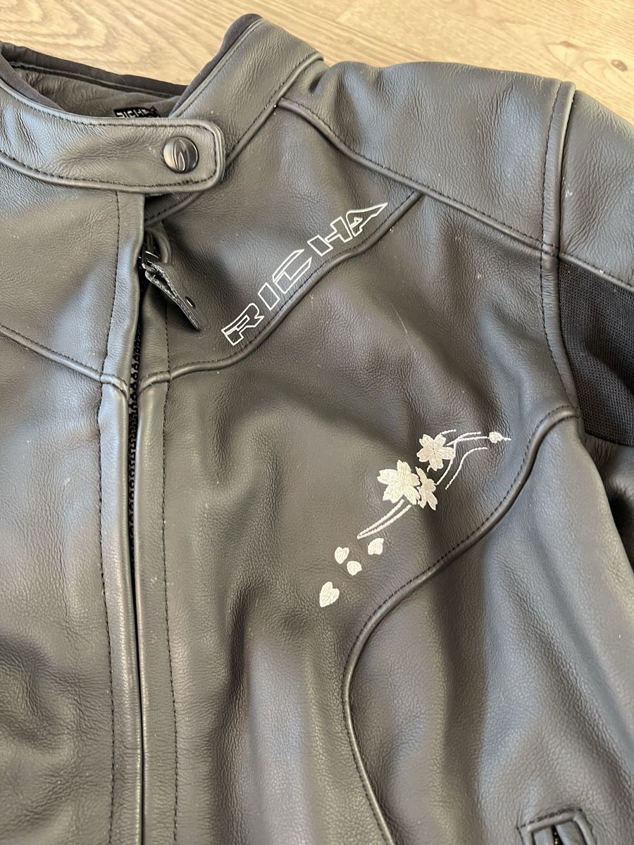 Completi & Tailleur: Motorrad Leder Kombi von Richa – Usato da Mettmenstetten venduto da plenaspei 6