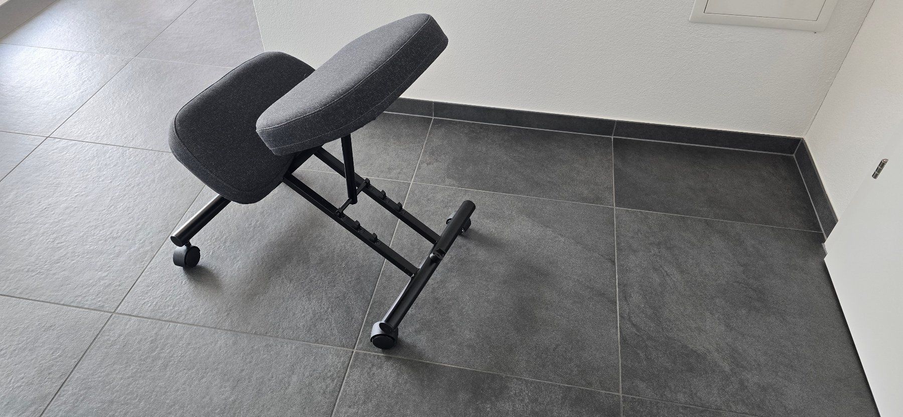 Ikea Chaises: Kniestuhl "EIFRED", Ikea – D'occasion à Hausen AG par Verhoec