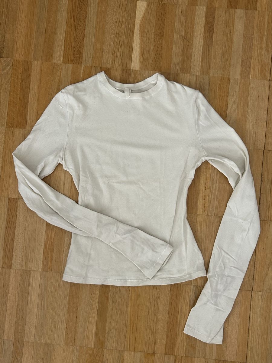 Skims Tops: SKIMS longsleeve XS – Gebraucht aus Basel von alinee_sophiee