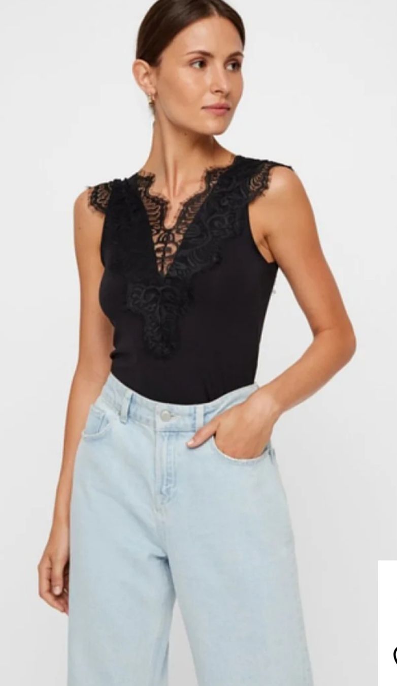 Top: Pieces Spitzen String Body S. – Usato da Ibach venduto da ole_6whn 4