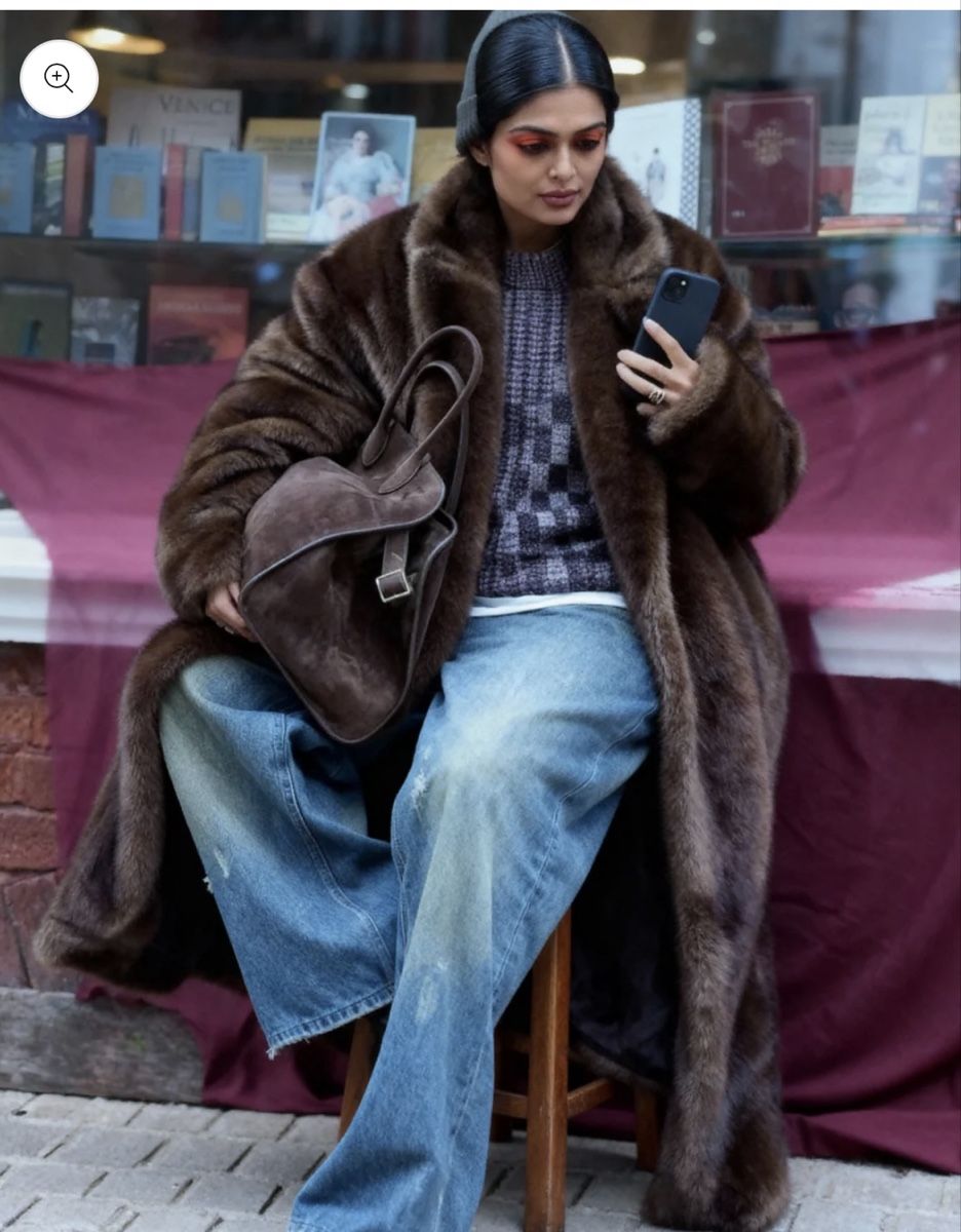 Cappotti: Faux-Fur chocolate Coat, size M - never worn – Nuovo (secondo la descrizione) da Winterthur venduto da als_b666 3