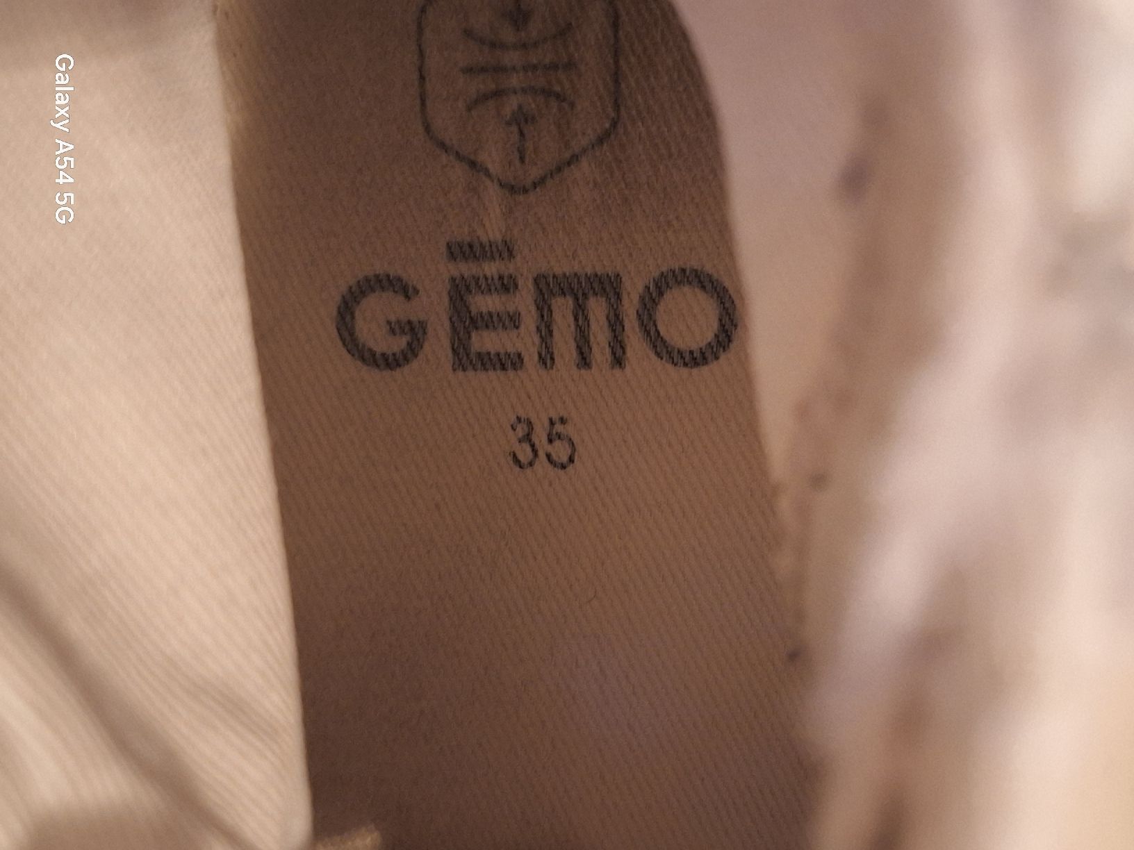 Scarpe per ragazze: Sneaker Gr. 35, für Mädchen – Usato da Richterswil venduto da C011 5
