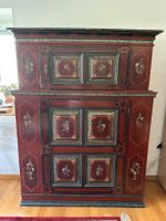 Original Bauernschrank von 1829 mit Handmalerei & Inschrift
