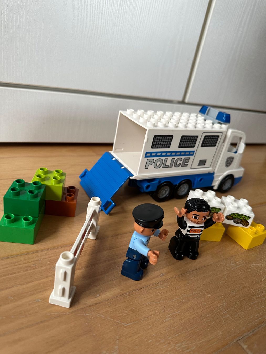 Lego Kit di costruzioni: LEGO Duplo Polizeitransporter 5680 – Usato da Ziefen venduto da elika 4