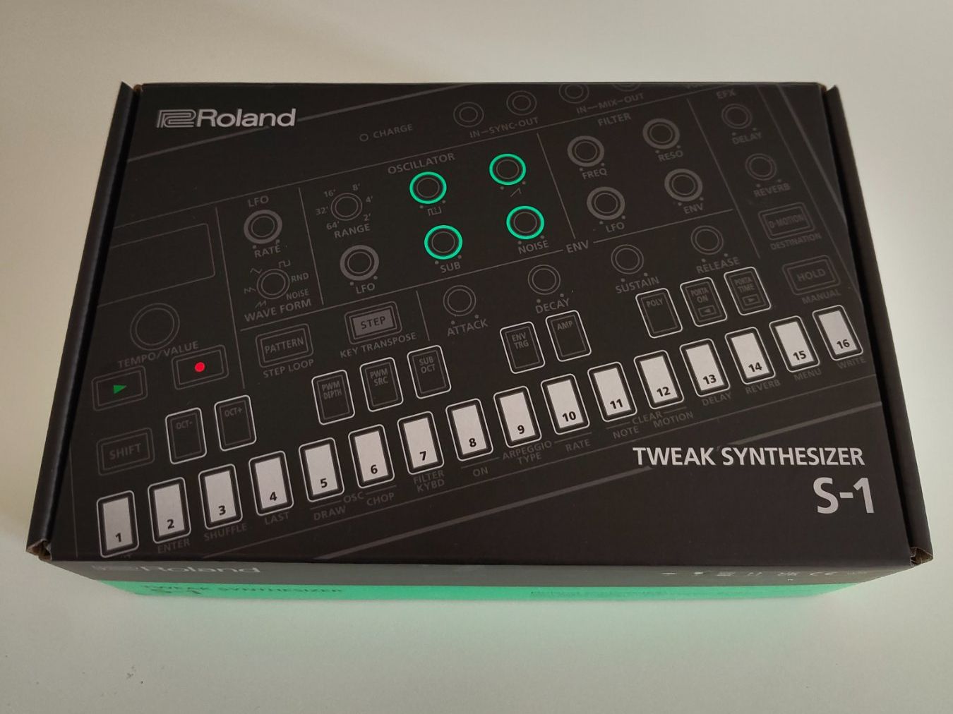 Roland Musikinstrumente: Roland S 1 Aira Compact Tweak Synth – Gebraucht aus Birrhard von Dave-C 2