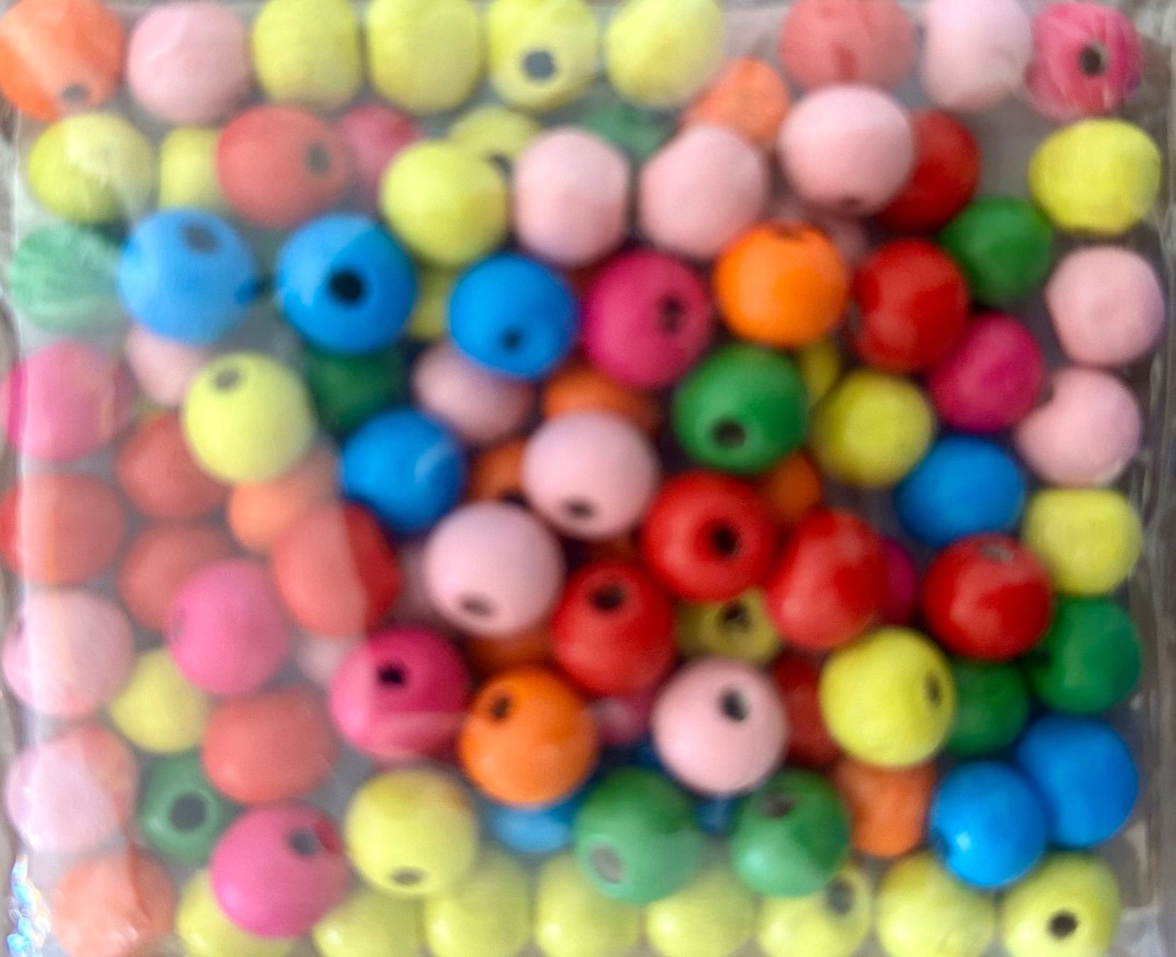 Perle (finte): Bunte Holzperlen / Bastelperlen 7mm 100Stk. – Nuovo e nell'imballaggio originale da Geneve venduto da vane267
