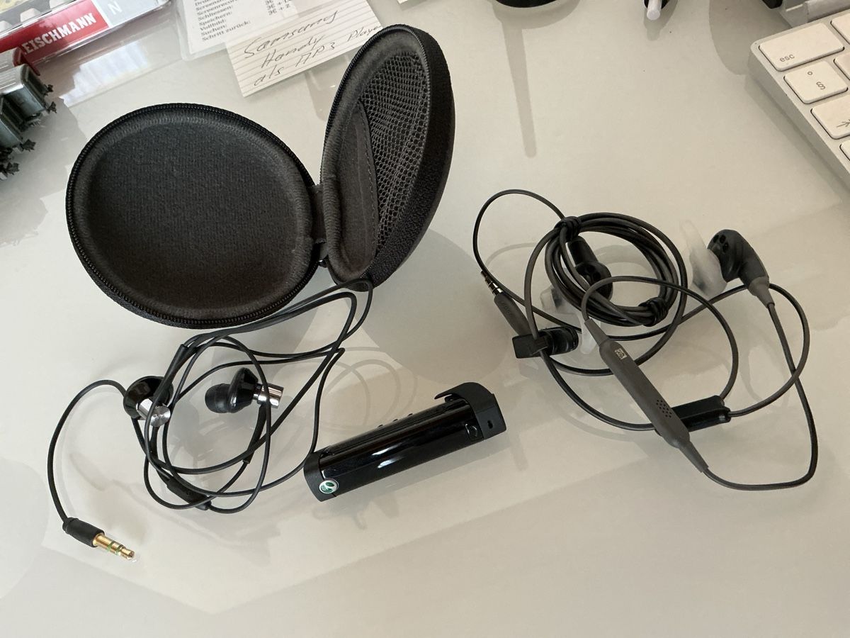 Bose Kopfhörer: Bose Kopfhörer mit Sony Bluetooth Adapter und Tasche – Gebraucht aus Wängi von Madella 5