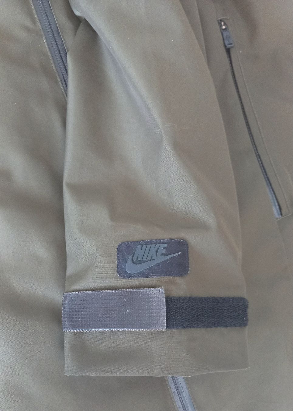 Nike Giacche: Kurzmantel Nike Gr S khaki – Usato da Eggersriet venduto da Taylorjam 4