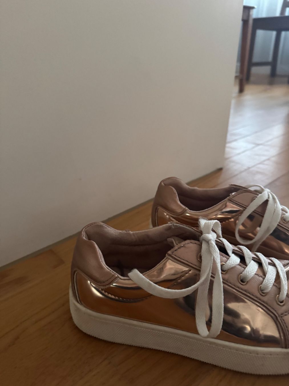 Scarpe da donna: Sneakers Roségold Damen Grösse 39 – Usato da Kradolf venduto da ij5 1