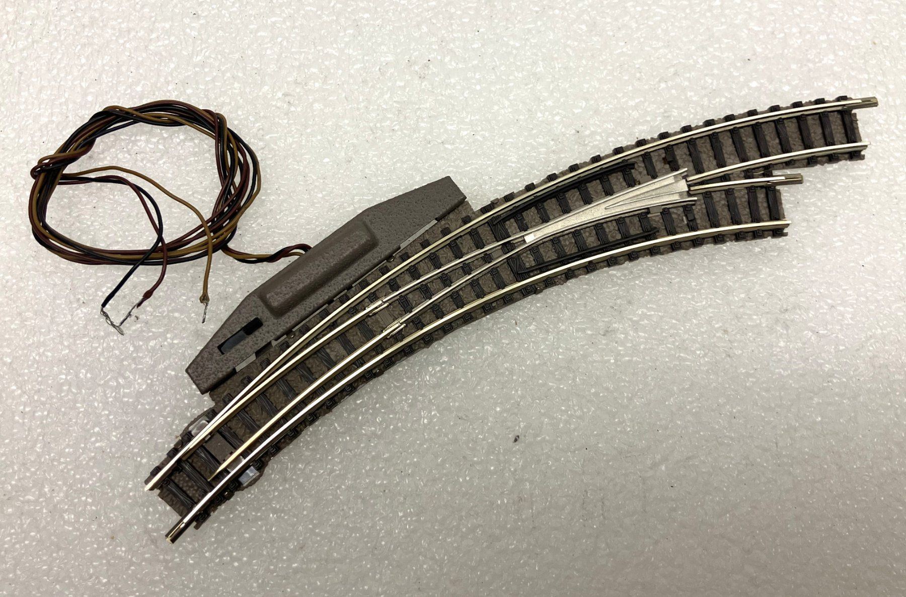 Fleischmann Modelleisenbahnen: Fleischmann 9169 N: 2x elektr. Bogenweiche rechts - geprüft – Gebraucht aus Thun von retoolinoo