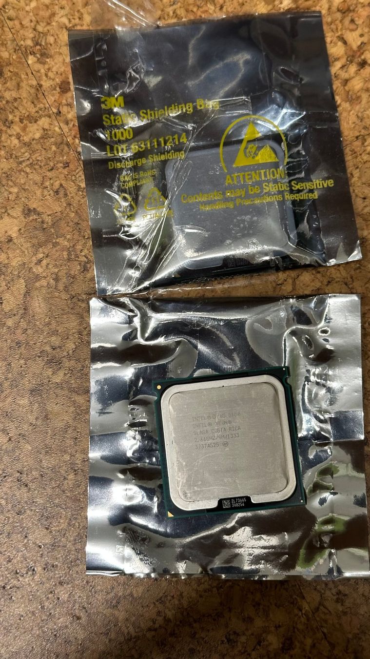 Intel Componenti elettronici: Intel Xeon 5150 CPU - 2.66 GHz / 4M / 1333 – Usato da Metzerlen venduto da Delmatto 2