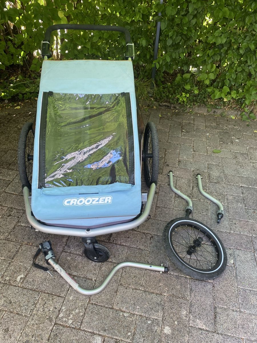 Croozer Rimorchi: CROOZER kid plus for 2 avec siège bébé  – Usato da La Chaux-de-Fonds venduto da fes_htx5