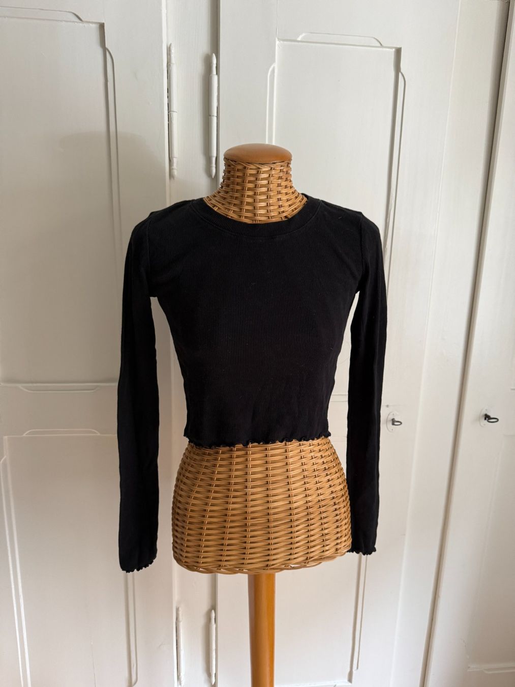 T-shirt: FOREVER 21 - Langarmshirt schwarz gerippt S – Usato da Zürich venduto da Diazaio