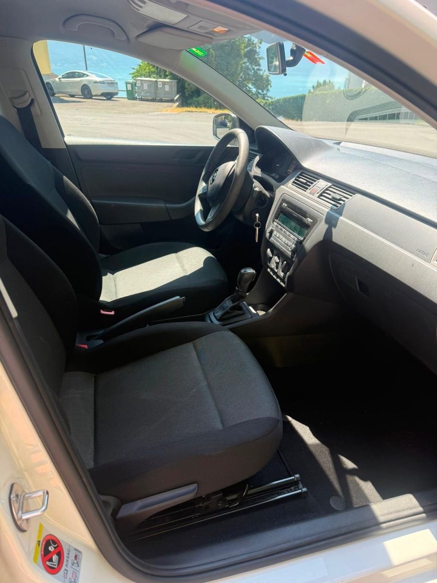 Skoda Autos: Skoda Rapid Hatchback White Used Condition – D'occasion à Thalwil par 0041angel 6