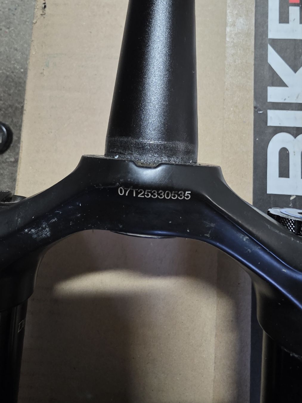 Rockshox Pezzi di ricambio: Rockshox Lyrik 27.5 – Usato da Müntschemier venduto da Bago2 3