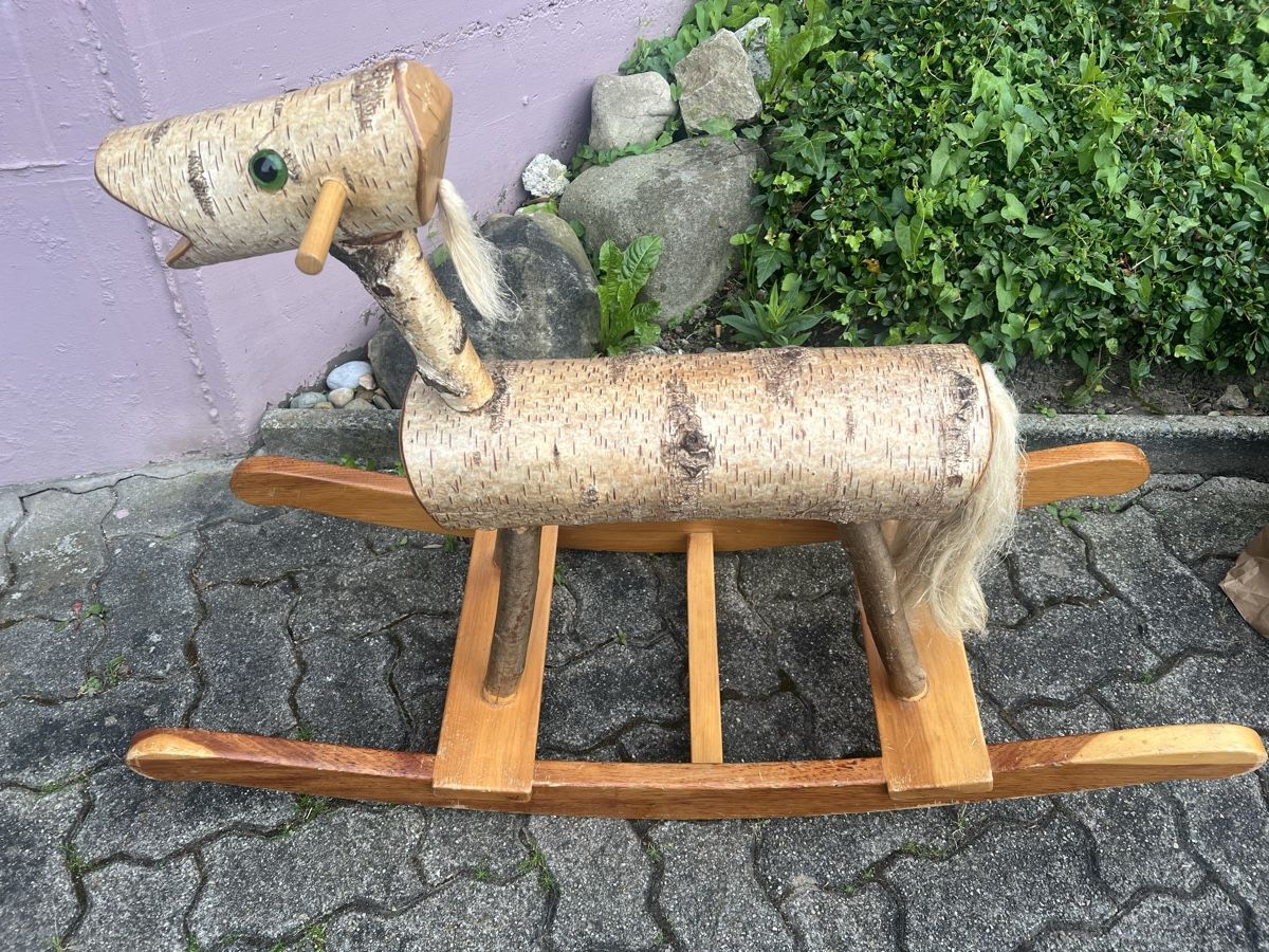 Sonstige Gartenschaukeln: Holzschaukelpferd – Gebraucht aus baden von mar_h6v8 2