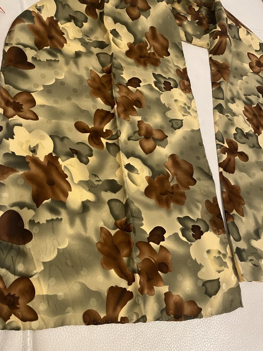 Foulard & Sciarpe: Seiden Schal 🌸 – Usato da Opfikon venduto da Luis144 1