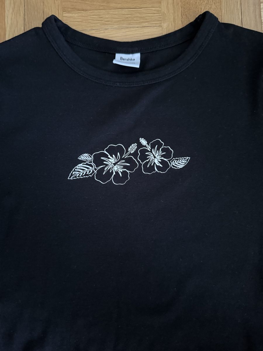 Bershka Top: Schwarzes Bershka Top – Usato da Binningen venduto da zoemaya 1