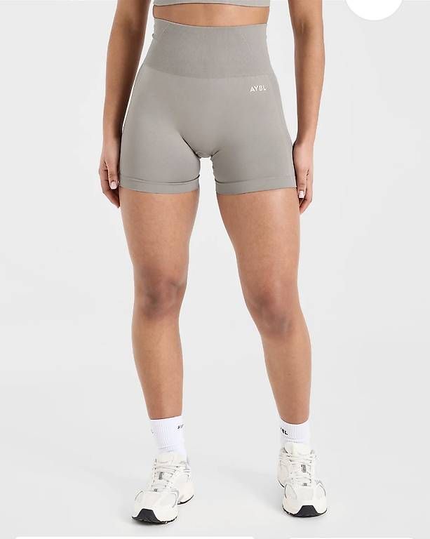 Pantaloni: Short AYBL Beige  – Nuovo e nell'imballaggio originale da Chardonne venduto da str_fq98 1