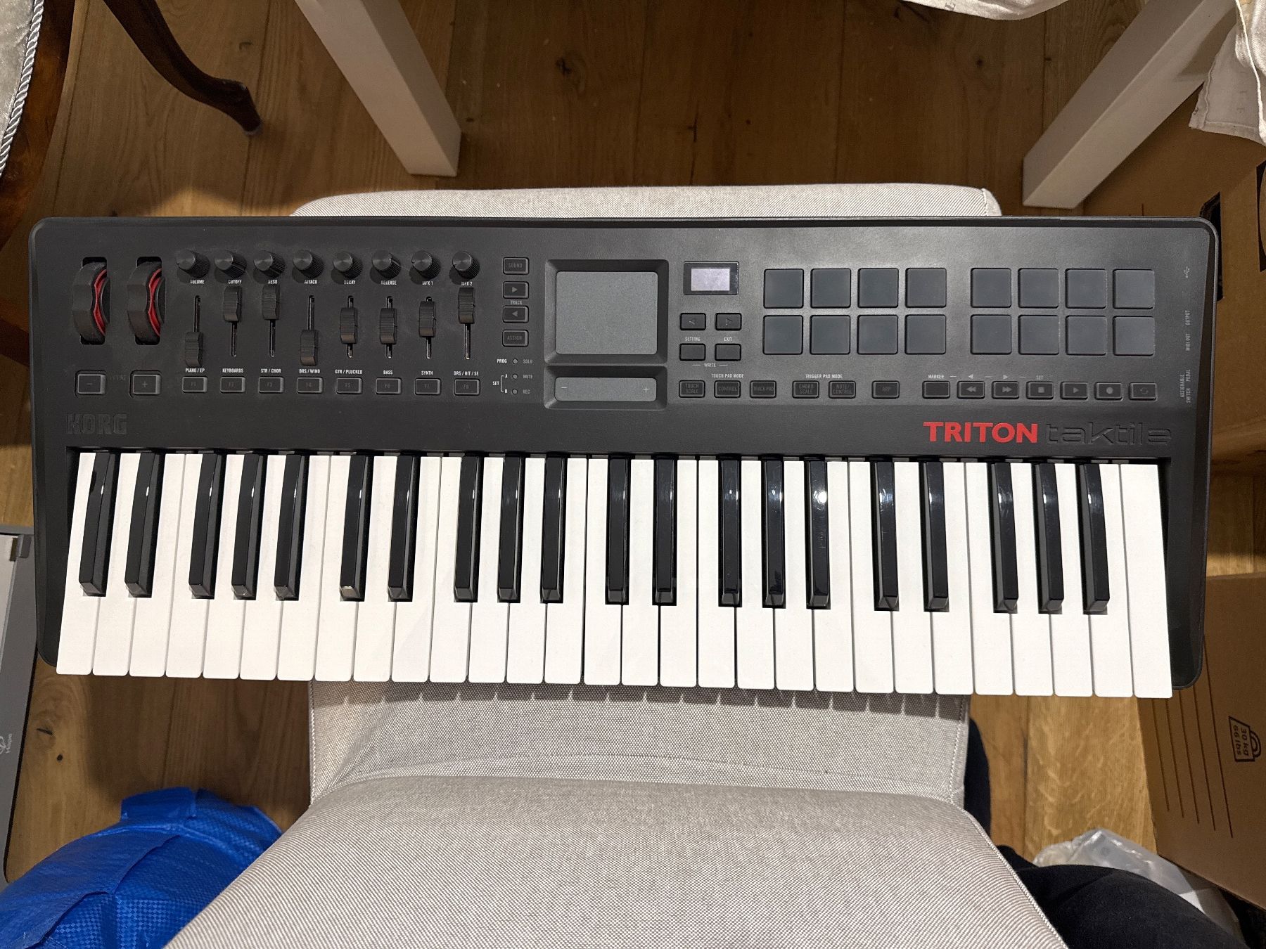 Korg Strumenti musicali: Korg Triton Taktile USB-Controller & Standalone-Synthesize – Usato da Stallikon venduto da qtz_ct6r