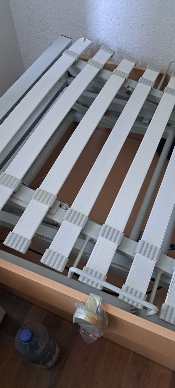 Betten: Pflegebett elektrisch 90 x 200 – Gebraucht aus Siegershausen von Siegershausen1956 2